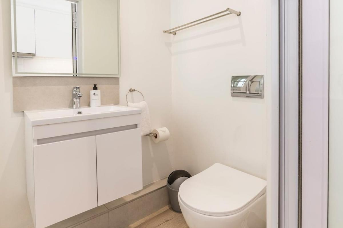 Compact 2 Bed Aptmt Parking Communal Lounge * Cape Town