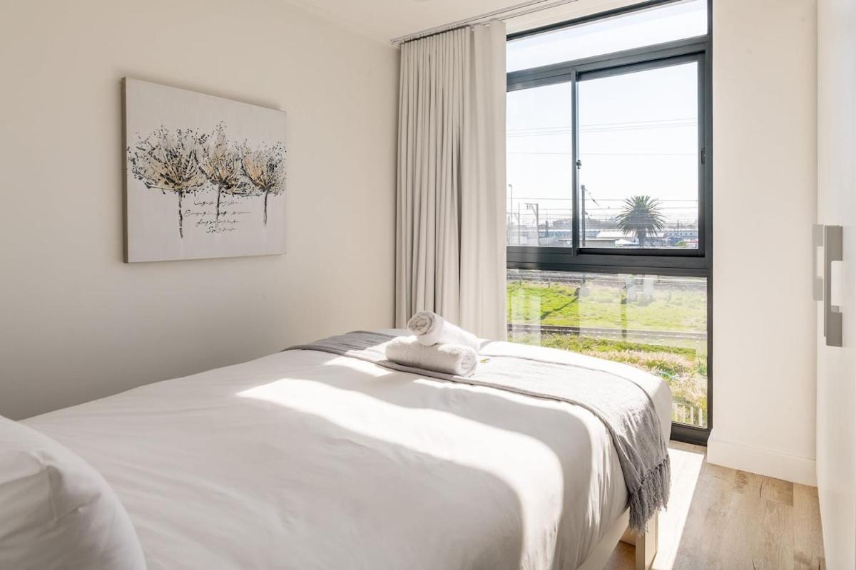 Compact 2 Bed Aptmt Parking Communal Lounge * Cape Town